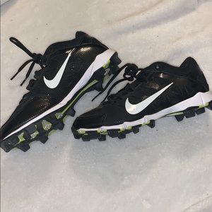 NIKE SOFTBALL CLEATS (WOMEN)